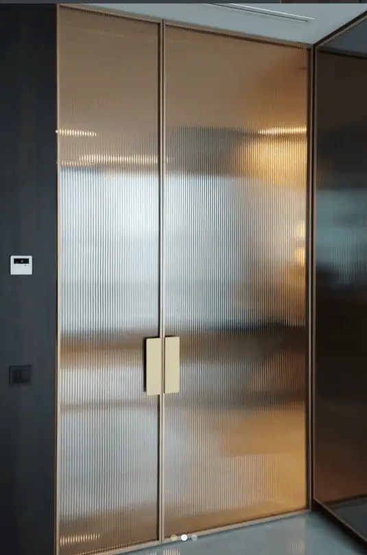 Міжкімнатні двері в алюмінієвому профілі — чорний, білий, хромований — Etal Home Київ